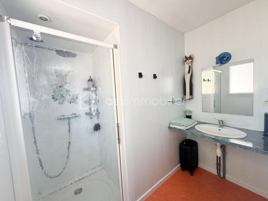 Maison de plain-pied 4 chambres 130m2 + véranda de 45m2 – 6 pièces – 4 chambres – 130 m²