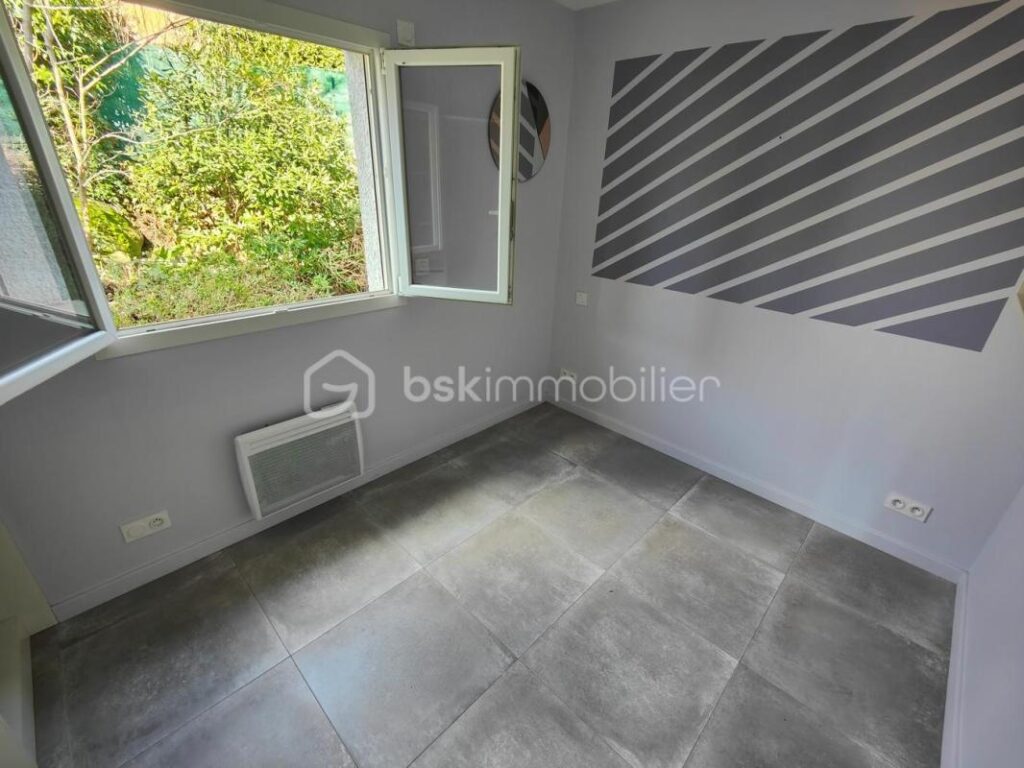 Villa quatre faces récente*** Exposition Sud*** Vue panoramique*** – 4 pièces – 3 chambres – 80 m²