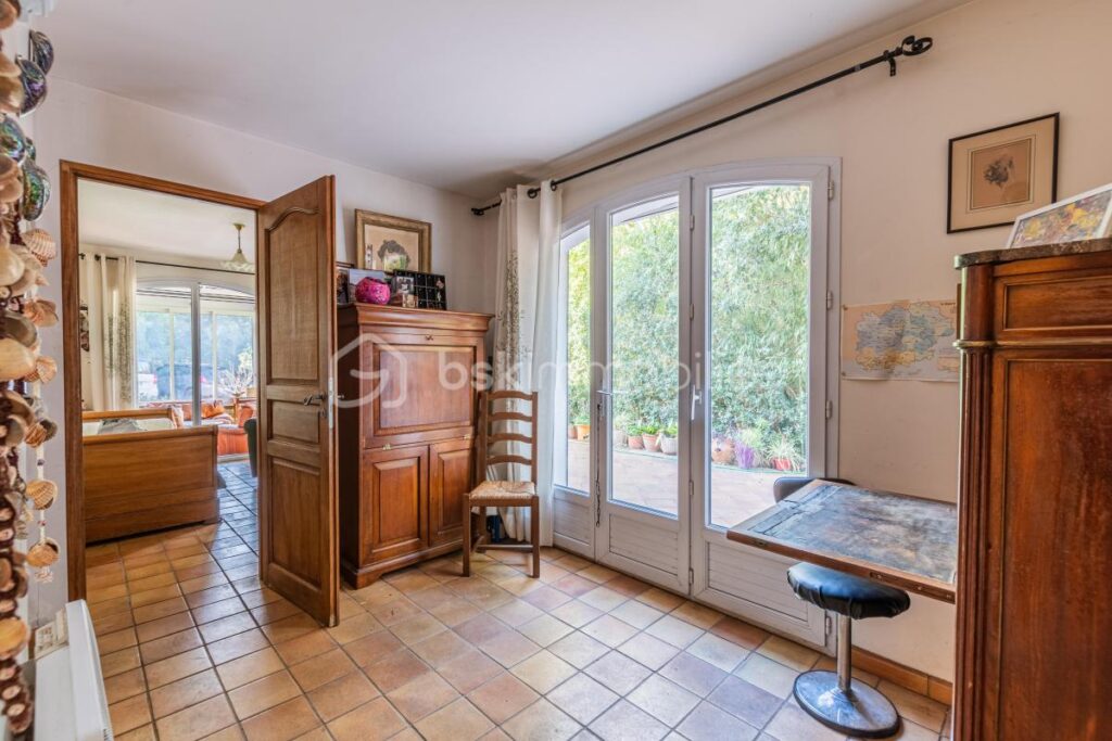 MAISON DE CHARME AU PRADET – LES OURSINNIÈRES – 7 pièces – 4 chambres – 192 m²