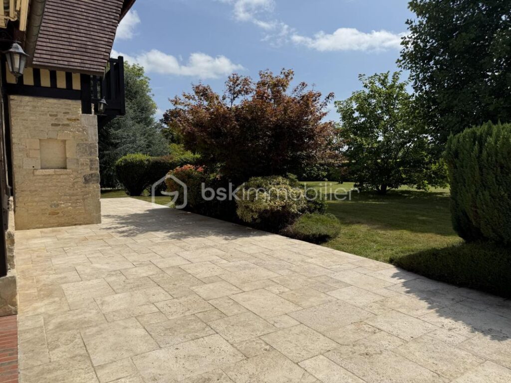 Maison de charme au cœur du Pays d’Auge – Un véritable havre de paix – 6 pièces – 4 chambres – 130 m²