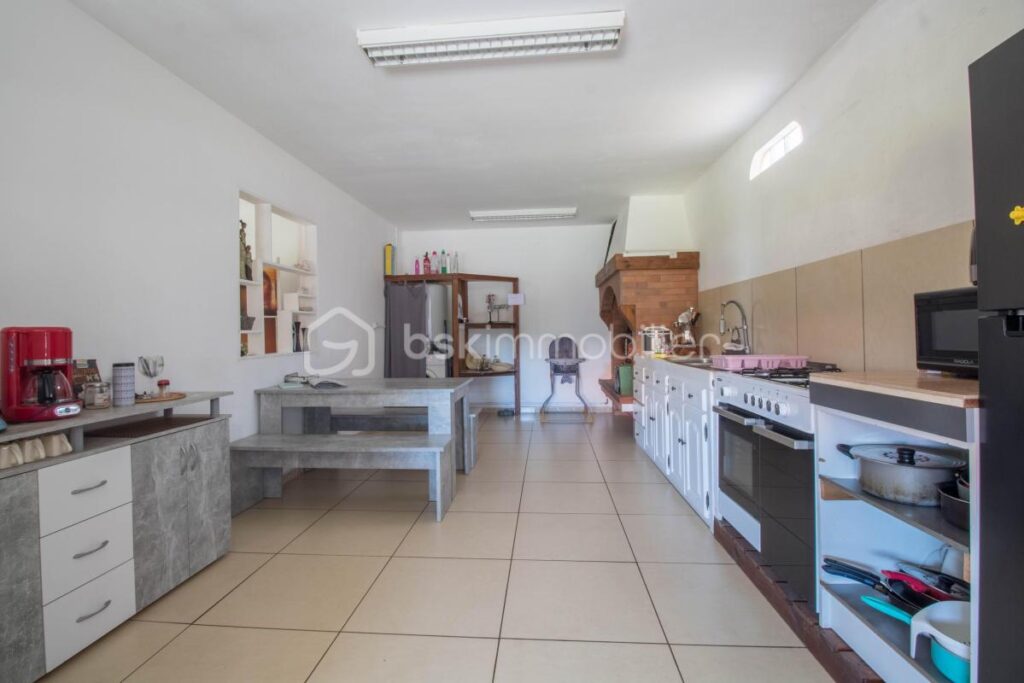 Villa F5 avec Vue Mer, Piscine et Gîte Indépendant – Saint-Joseph (97480) – 7 pièces – 5 chambres – 210 m²