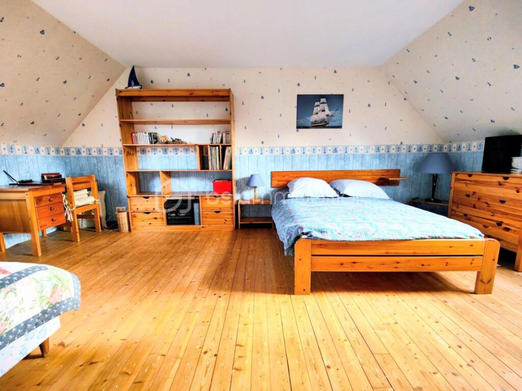 Maison familiale 4/5ch au calme avec jardin arboré vue sur la plaine – 7 pièces – 4 chambres – 113 m²