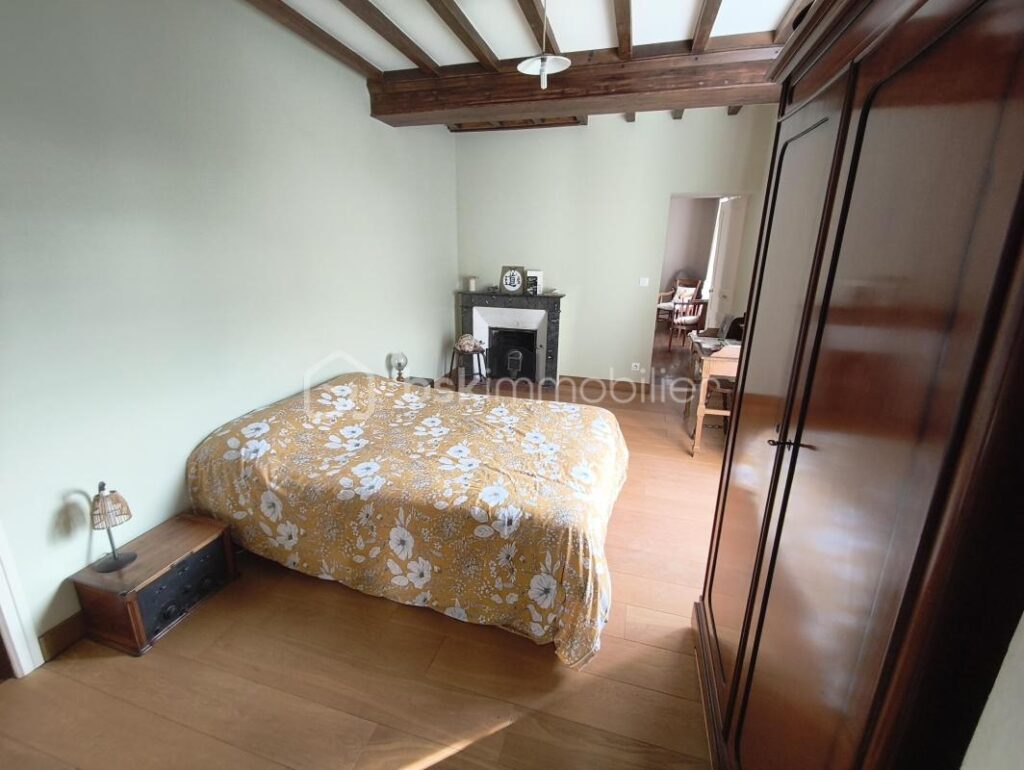 Maison de charme en pierre – Volumes, lumière et sérénité au cœur des marais – 7 pièces – 4 chambres – 245 m²