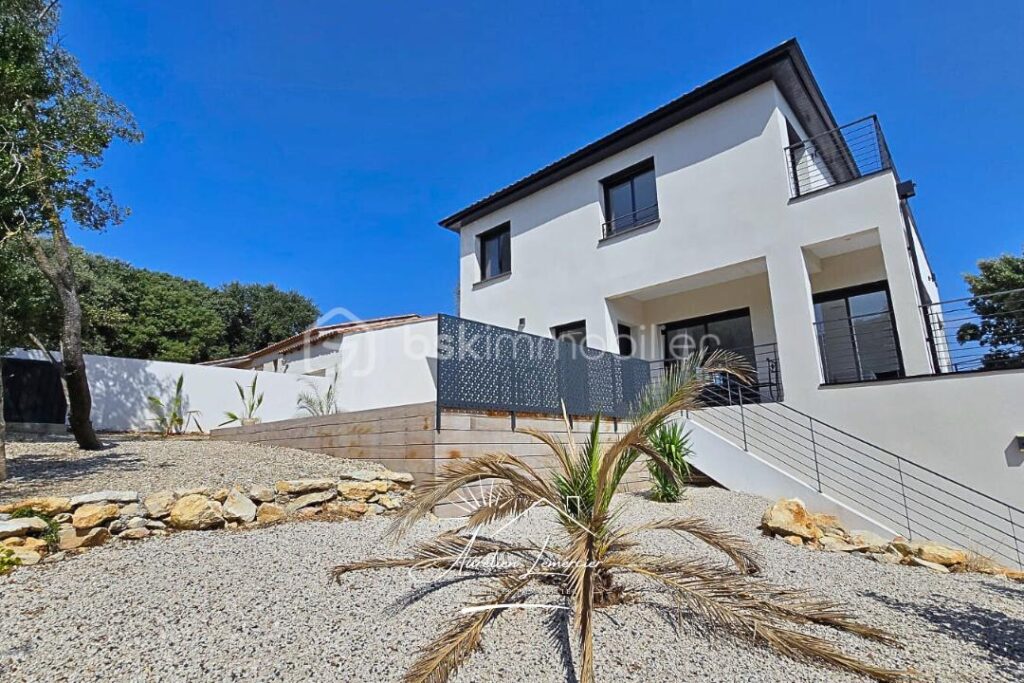 Villa 5 pièces 147m2 sur un terrain de 450m2 – Poulx – 5 pièces – 4 chambres – 147 m²