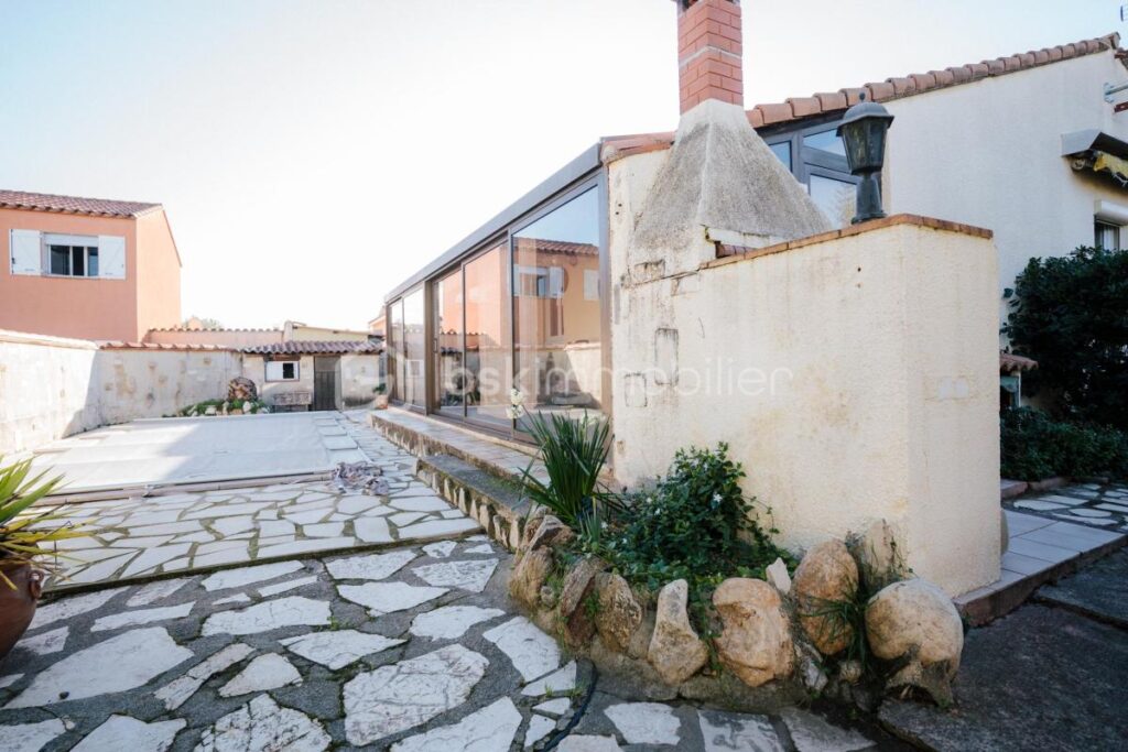 Maison plain pied 3 chambres avec piscine et grand terrain – 4 pièces – 3 chambres – 97 m²