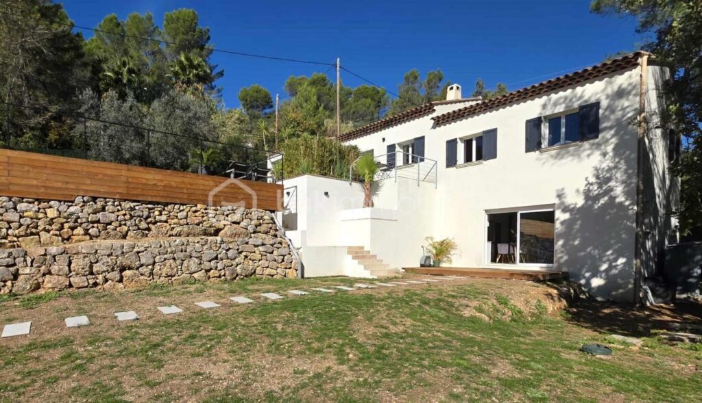 A Lorgues (Var) – MAISON TRADITIONNELLE avec loft indépendant, piscine balinaise & prestations haut de gamme! – 6 pièces – 4 chambres – 150 m²