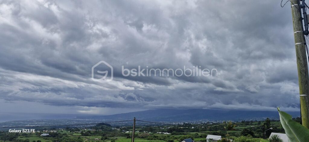 Maison a rénover A PETITE ILE – 4 pièces – 3 chambres – 75 m²