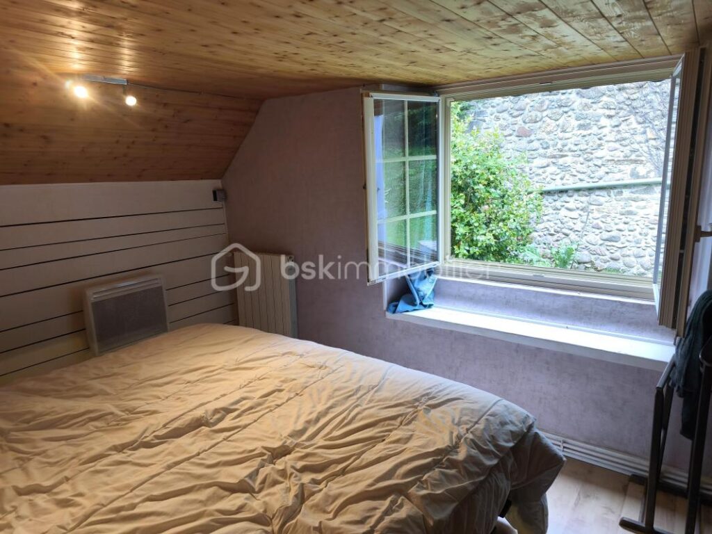 MAISONS DU 17 EME AVEC PETITE DEPENDANCE ET GARAGE – 5 pièces – 4 chambres – 150 m²