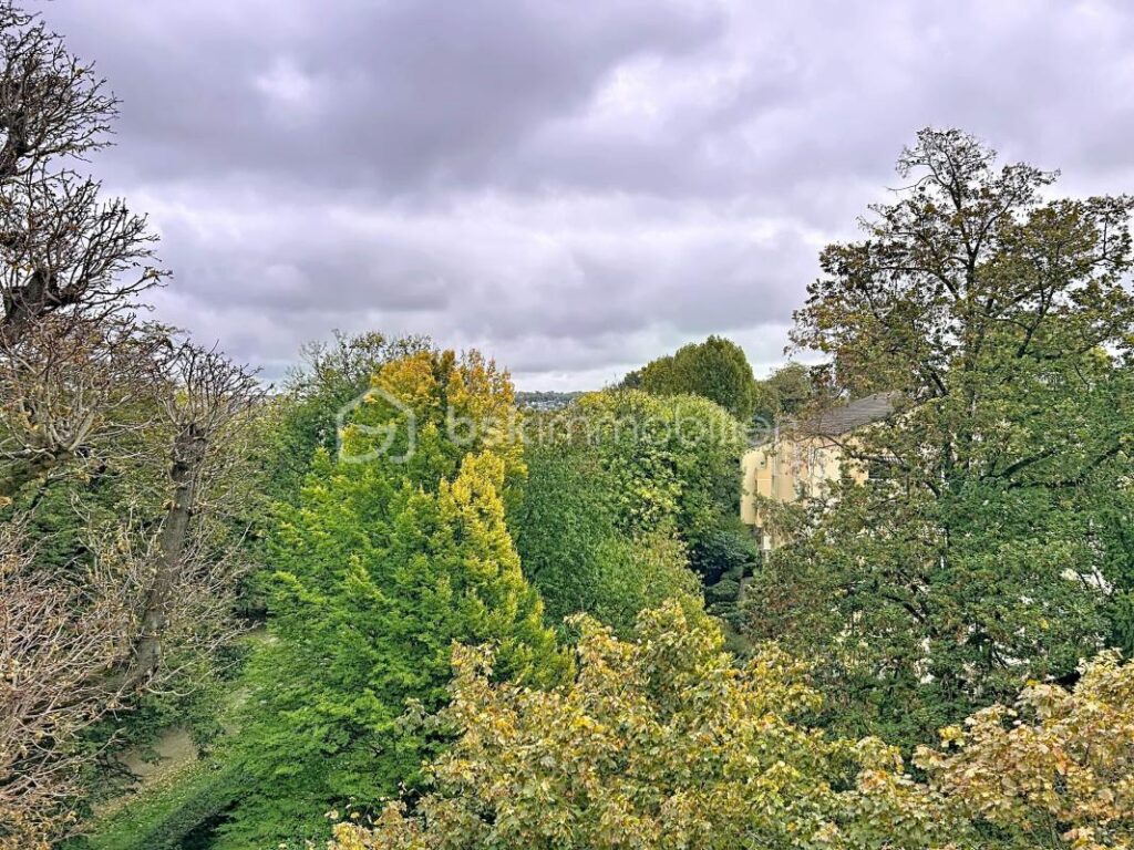 ***DUPLEX AVEC TERRASSE ET BALCONS*** – 5 pièces – 3 chambres – 108 m²