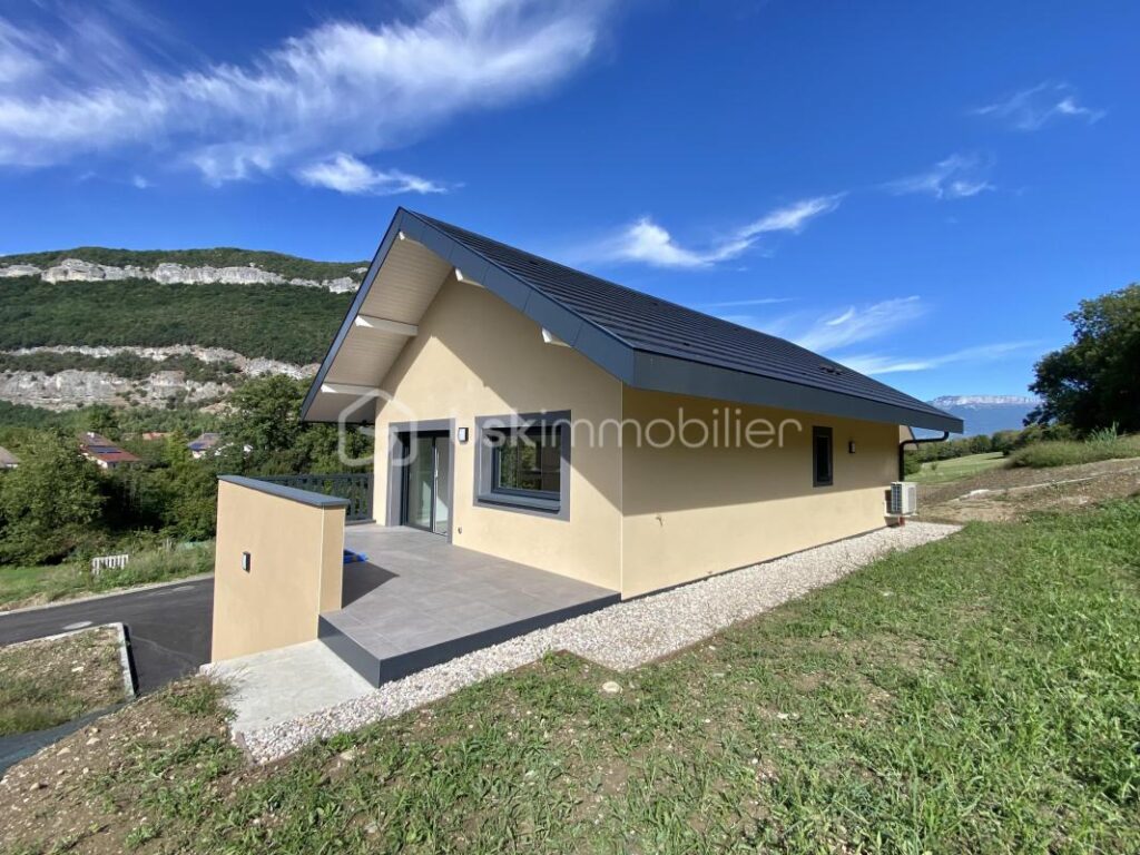 Magnifique maison 5 pièces sur 660 m² de terrain à l’entrée de Sillingy – 5 pièces – 4 chambres – 124 m²