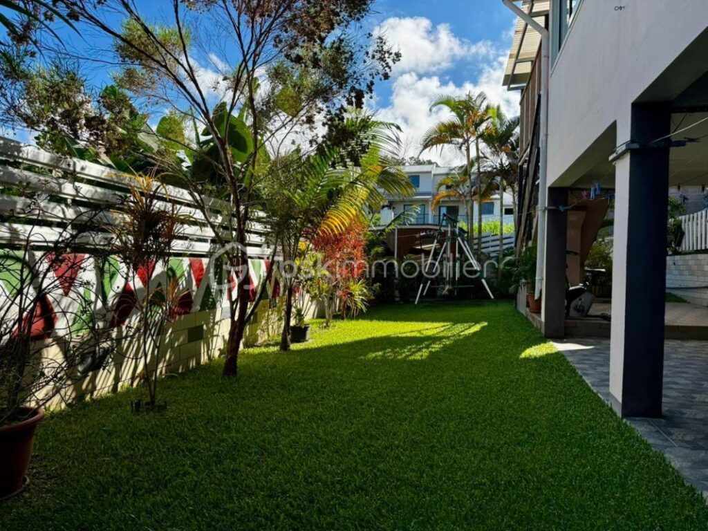 🌿 EXCLUSIVITÉ – Résidence familiale & dépendance haut potentiel – Bérive (Le Tampon) – 6 pièces – 3 chambres – 130 m²