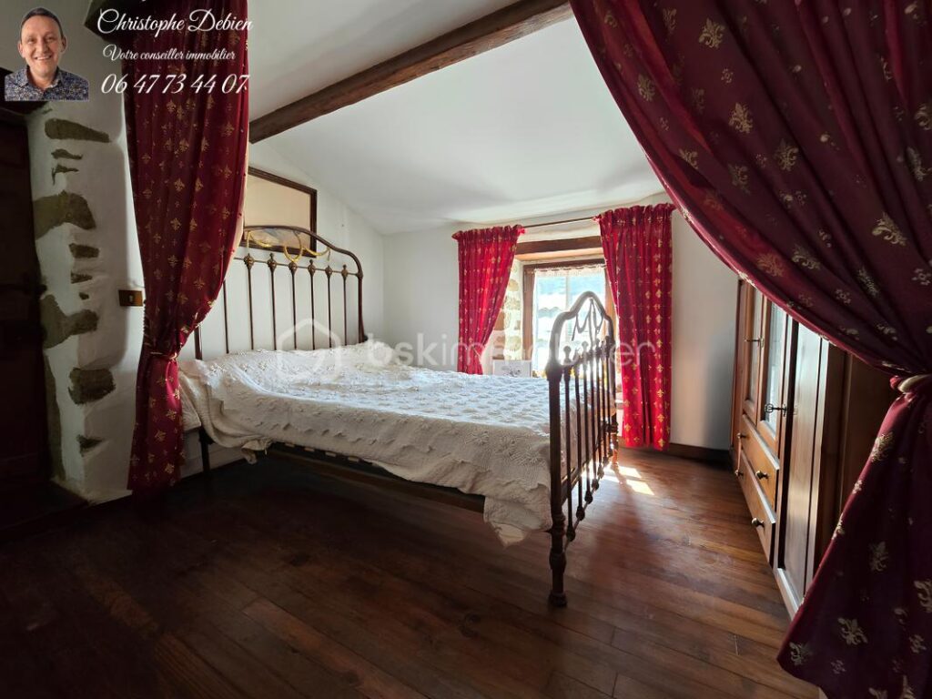 Entre nature, confort et authenticité – Un lieu de vie rare à découvrir aux Lucs-sur-Boulogne – 7 pièces – 4 chambres – 200 m²