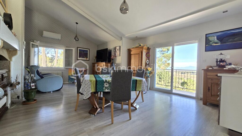 Maison + logement indépendant avec vue exceptionnelle, piscine et garage – 7 pièces – 5 chambres – 140 m²