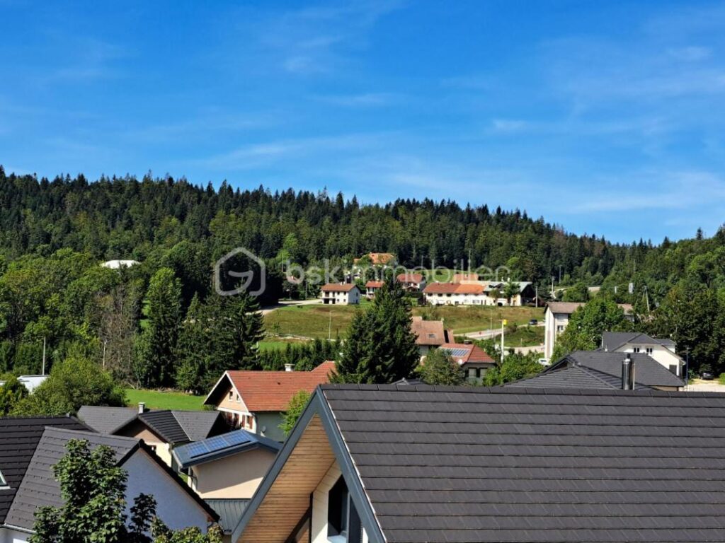 Maison récente de type 6 avec vue dégagée sur belle parcelle de 650 m² – Secteur de la Caronnée – 6 pièces – 4 chambres – 155 m²