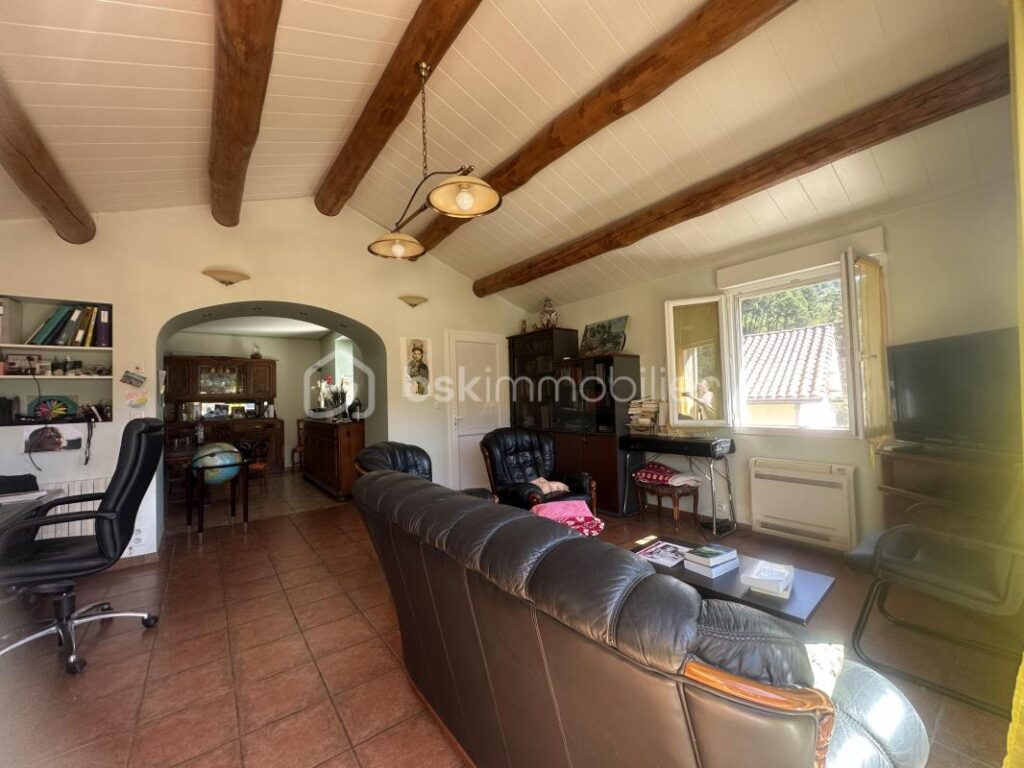 Énorme Potentiel pour cette jolie Villa située à 20 minutes du centre Ville d’Ales – 5 pièces – 4 chambres – 125 m²