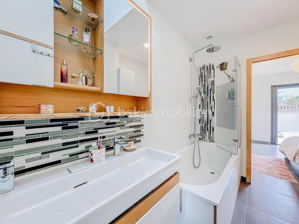 *** MAGNIFIQUE VILLA T5 de 2016 AVEC JARDIN PISCINABLE à PALAVAS *** – 5 pièces – 4 chambres – 100 m²