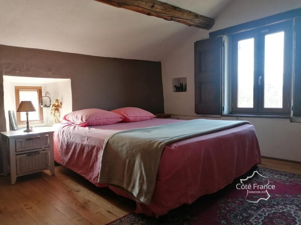 MAS BERGERIE PLEINE NATURE SANS VIS A VIS – 9 pièces – 4 chambres – 250 m²