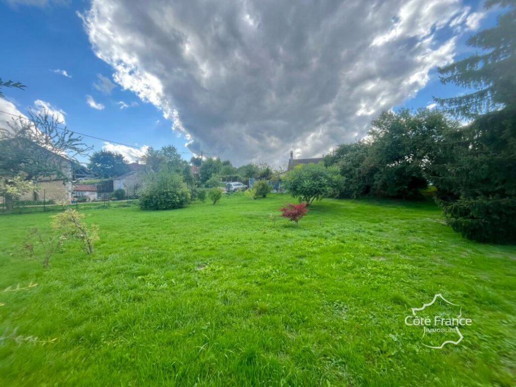 Charmante longère de 160 m2 habitables avec dépendances et j – 6 pièces – 4 chambres – 160 m²