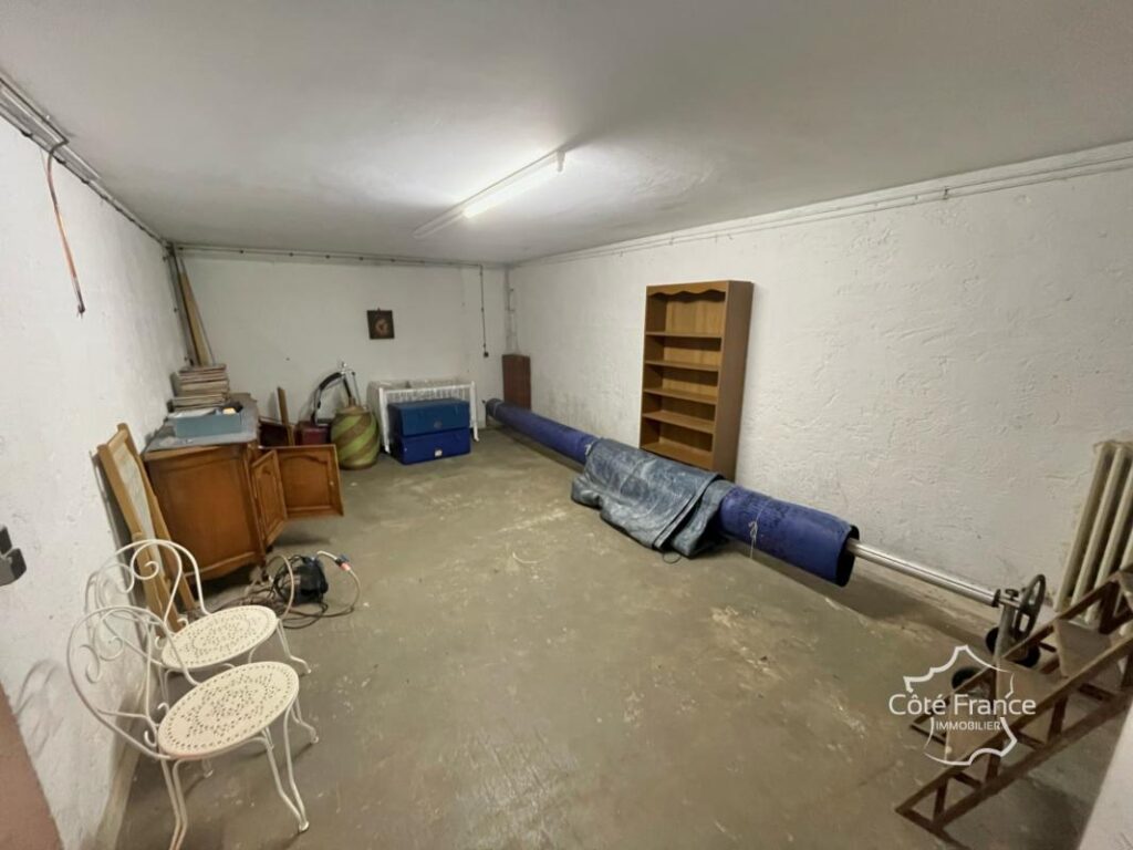 Élégante propriété familiale avec dépendance, terrain, pisci – 8 pièces – 5 chambres – 236 m²