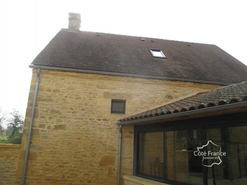 DORDOGNE-SARLAT LA CANEDA: ENSEMBLE IMMOBILIER DE GITES – NR pièces – 15 chambres – 720 m²