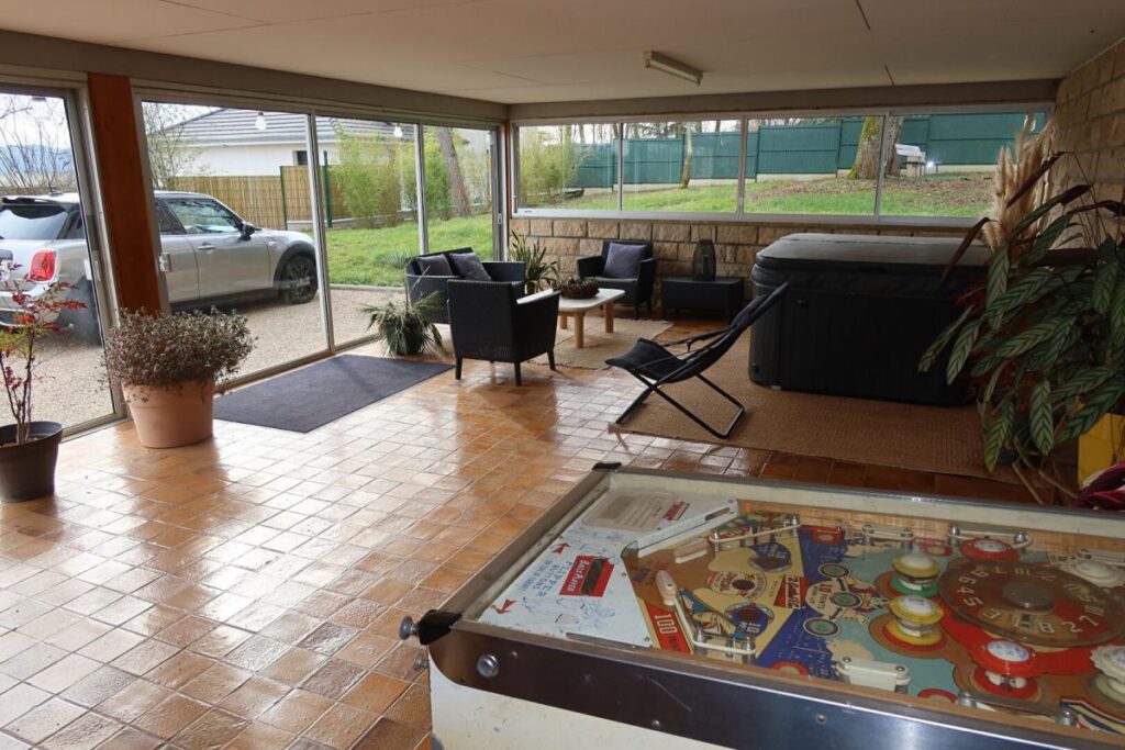 Maison 9 pièce(s) 300 m2 – 9 pièces – 6 chambres – 300 m²