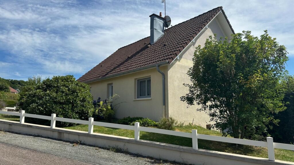 Maison Lure 7 pièce(s) 132 m2 – 7 pièces – 4 chambres – 132 m²