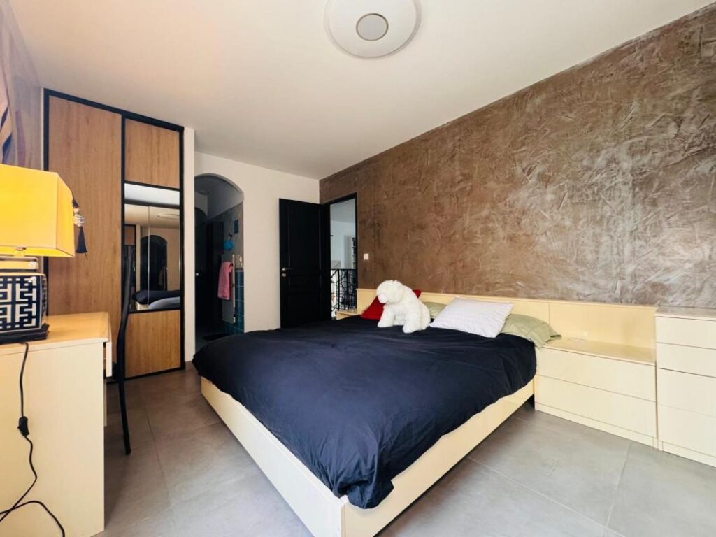 Maison à vendre Rochefort-du-Gard – 6 pièces – 4 chambres – 202 m²