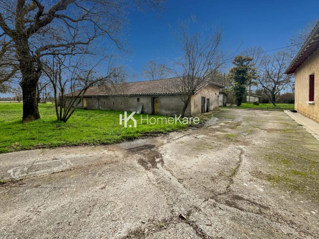 EXCLUSIVITÉ, UNE FERME AVEC DE NOMBREUSES POSSIBILITES – 7 pièces – 5 chambres – 190 m²