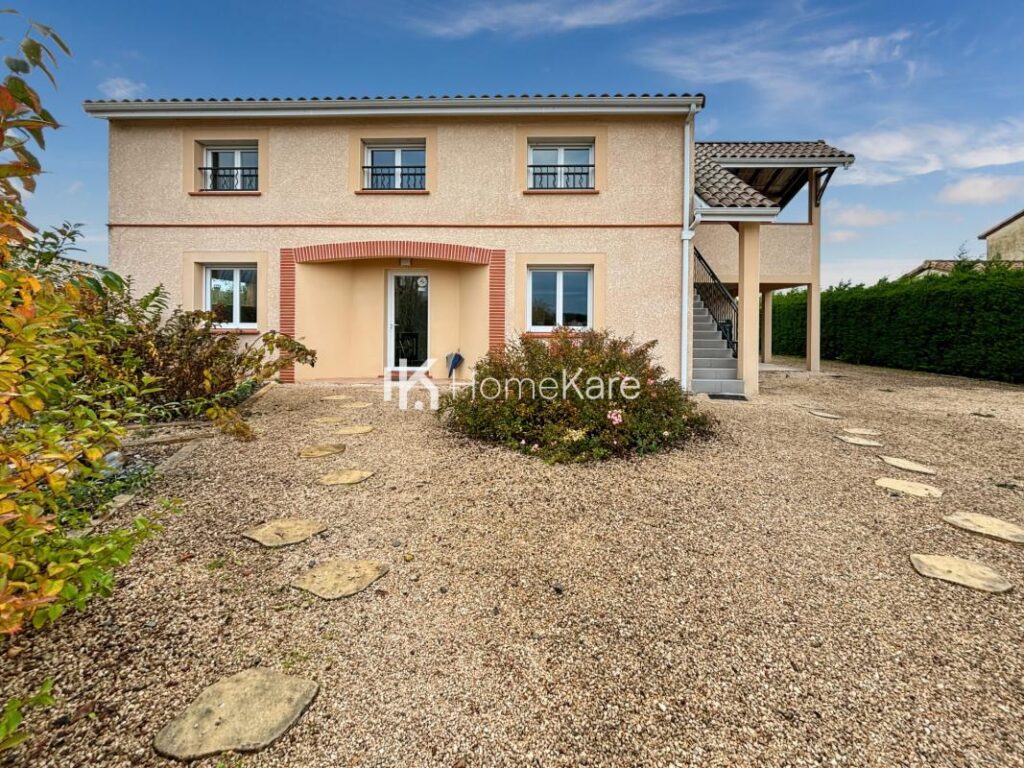 UNE MAISON SEDUISANTE !!! – 9 pièces – 7 chambres – 180 m²