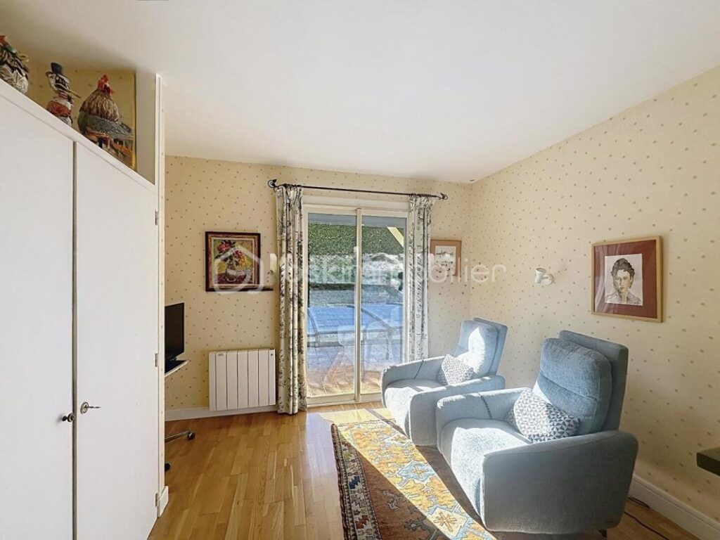 ✨ Propriété d’exception aux portes de Auch – 217 m² – Piscine – 5 chambres – 8 pièces – 5 chambres – 217 m²