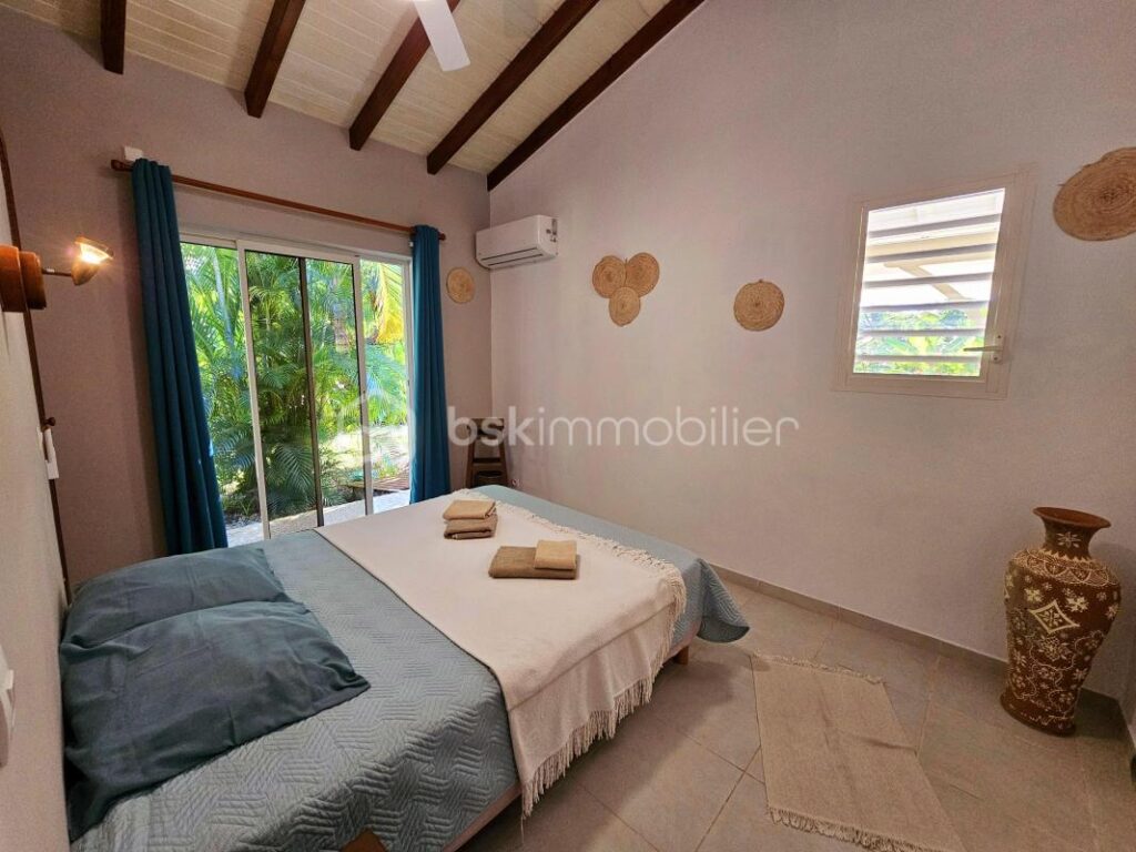 MAISON ET BUNGALOW T2 PROCHE MER – 6 pièces – 4 chambres – 189 m²