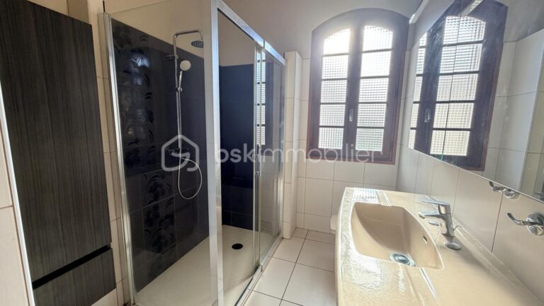 VILLA 188 m² Prades – 8 pièces – 5 chambres – 188 m²