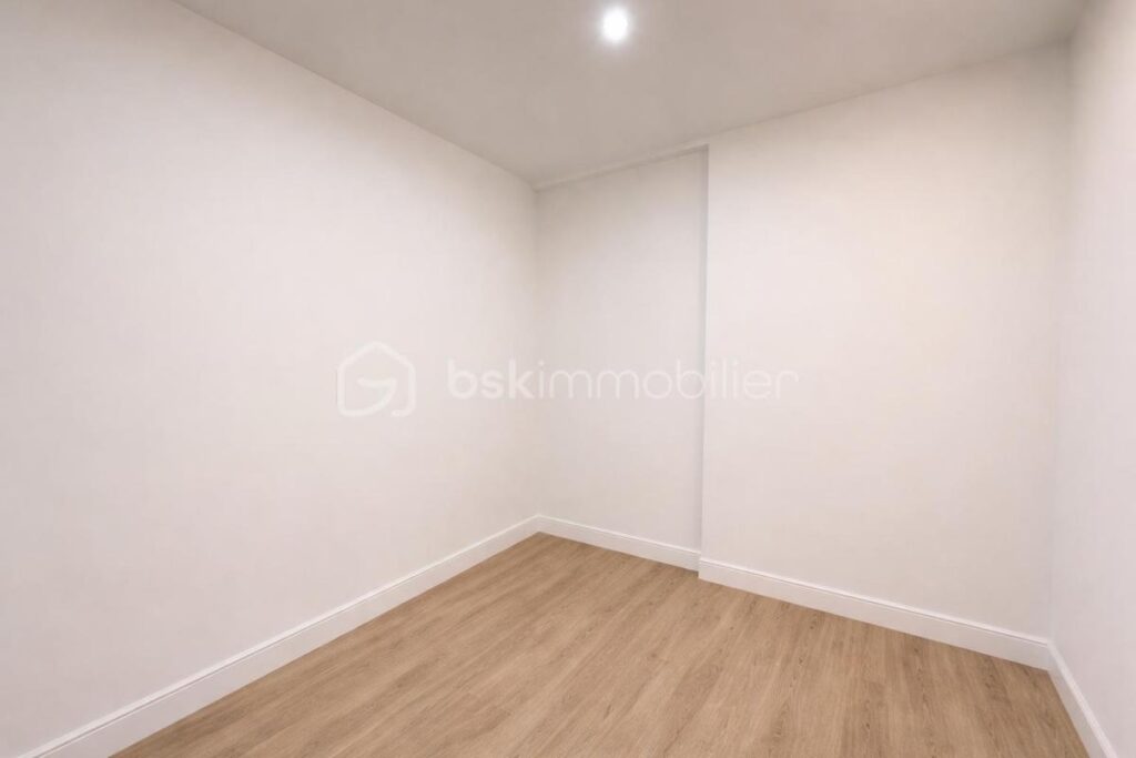 Charmant duplex T3 entièrement rénové, situé à la limite d’Antony, au sein du Domaine de la Peupleraie – 3 pièces – 2 chambres – 59 m²