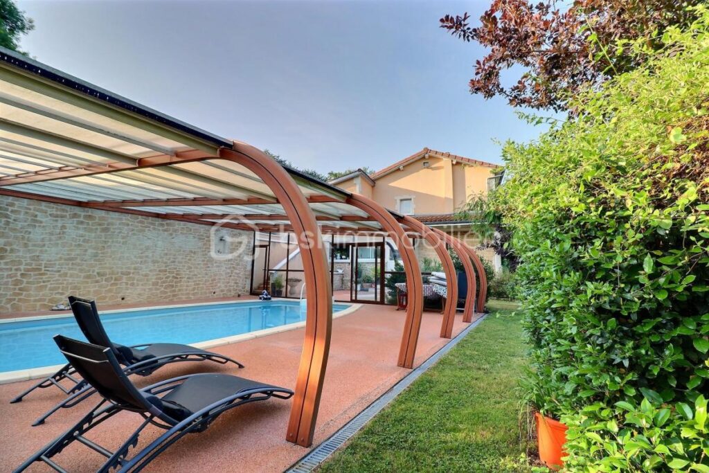 Maison 154m² 63300 Thiers – 5 pièces – 4 chambres – 154 m²