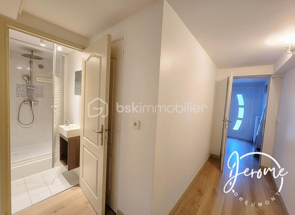 Maison familiale rénovée 7 P/ 148 m² / Montgeron secteur résidentiel – 7 pièces – 4 chambres – 148 m²