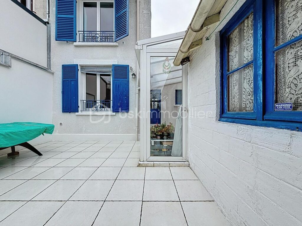 Maison de 100 m² – 5 pièces – Terrain 496 m² – 5 pièces – 3 chambres – 100 m²