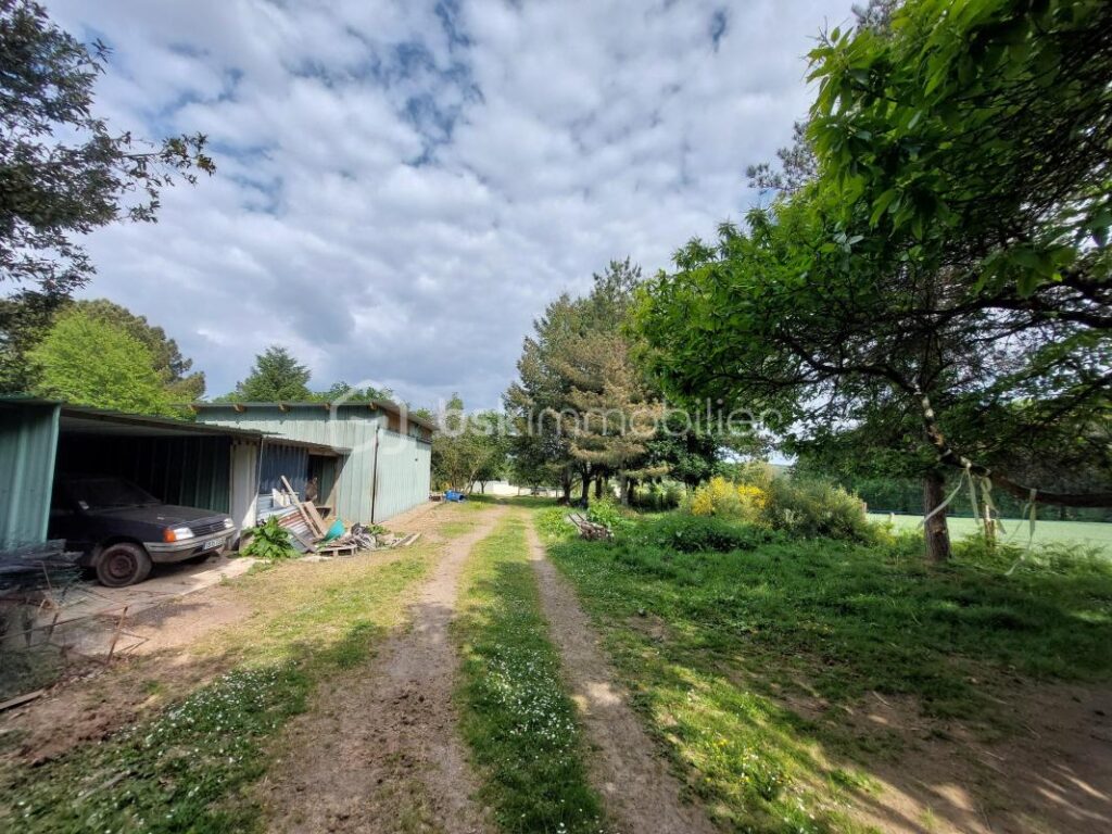 SOUS OFFRE D’ACHAT / Maison à la nantaise 127m² / 5 chambres / 3000m² de terrain – 6 pièces – 5 chambres – 127 m²