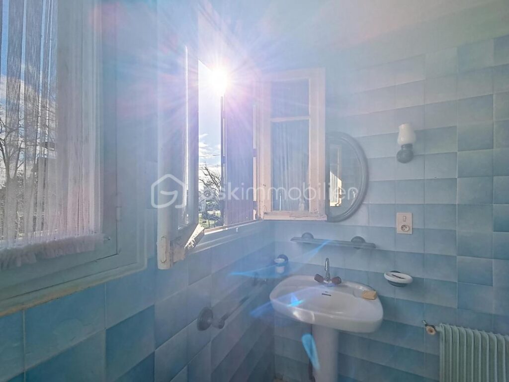 Maison à rénover, vue panoramique et fort potentiel locatif à Miradoux – 7 pièces – 5 chambres – 174 m²