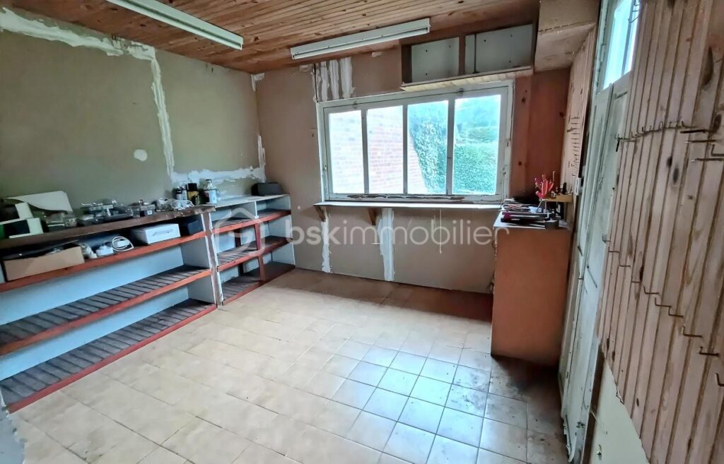 SECTEUR TOP MAISON SEMI INDIVIDUELLE LUMINEUSE, EN RETRAIT DE RUE – BEAU JARDIN GRAND GARAGE DEPENDANCES – 4 pièces – 3 chambres – 107 m²