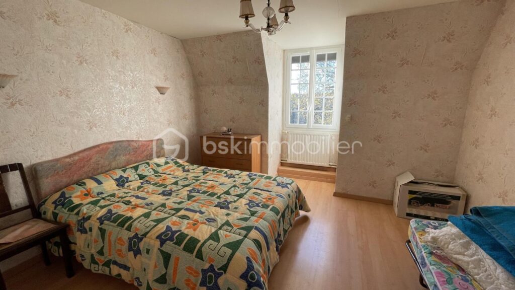 Superbe maison en pierre en position dominante avec vue – 6 pièces – 4 chambres – 120 m²