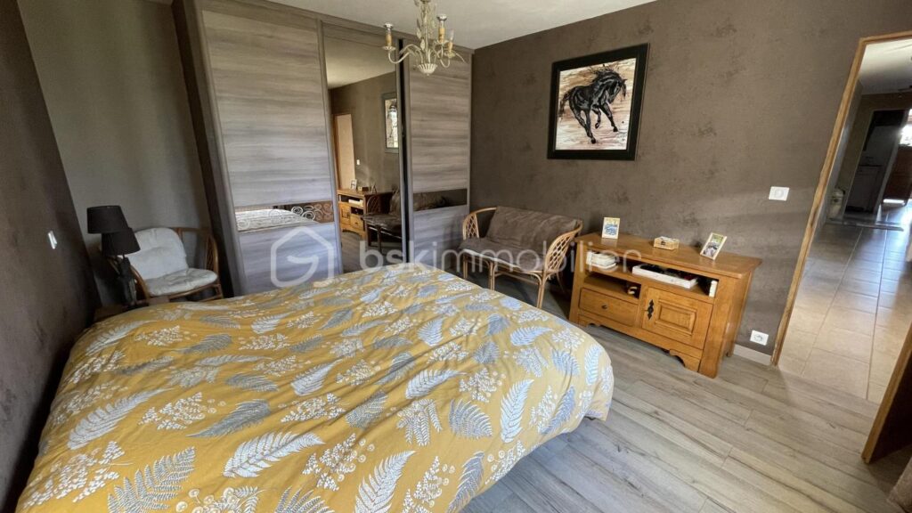 Propriété sans voisin proche, au calme absolu – 6 pièces – 4 chambres – 151 m²