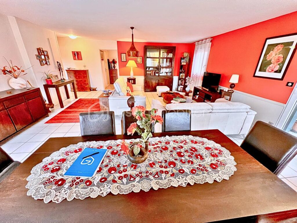 Appartement 95m2 + 56m2 de terrasse – 4 pièces – 2 chambres – 95 m²