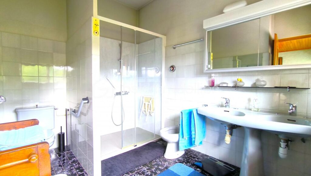 MAISON D’ARCHITECTE DE 361m2 – 8 pièces – 5 chambres – 361 m²