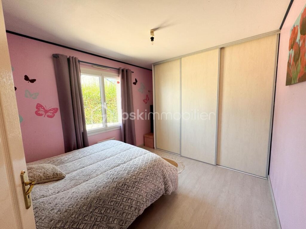 Maison de plain-pied 4 chambres 130m2 + véranda de 45m2 – 6 pièces – 4 chambres – 130 m²