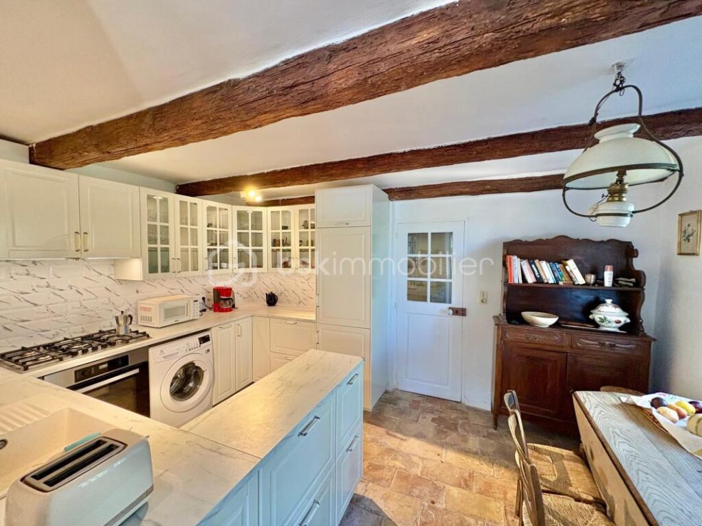 VENTE MAS AUTHENTIQUE AVEC VUE SEILLANS – 5 pièces – 4 chambres – 145 m²