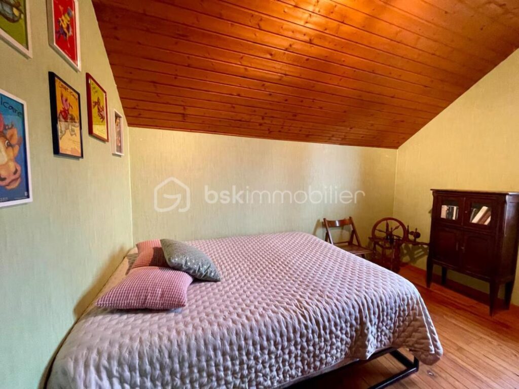 Magnifique maison de 138 m² sur une parcelle de 11680 ² – 6 pièces – 5 chambres – 138 m²