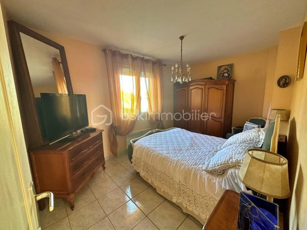 Découvrez le confort d&rsquo;une maison traditionnelle sans mitoyenneté à Thézan-lès-Béziers – 6 pièces – 5 chambres – 150 m²