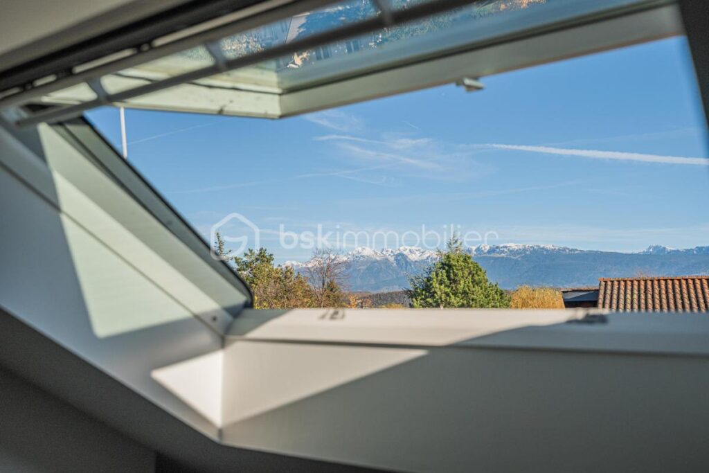 Maison individuelle de 130 m² habitables (174 m² au sol), terrain de 750 m2, vue sur les massifs, DPE C – 6 pièces – 4 chambres – 130 m²