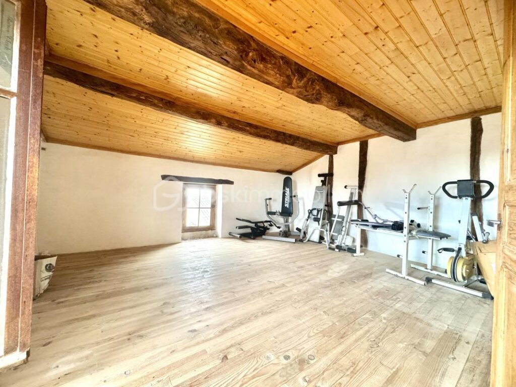 Au cœur du Gers – Maison de caractère en pierre avec chambres d’hôtes et dépendances – 9 pièces – 5 chambres – 202 m²