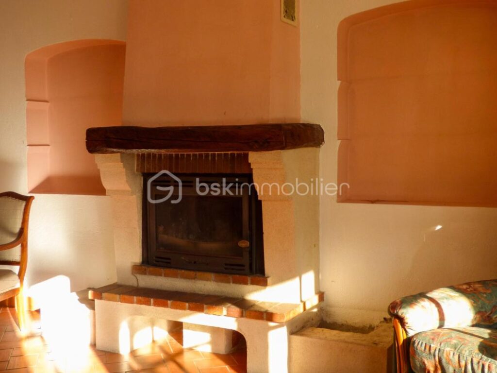 Un havre de paix en plein centre de Sainte-Maxime : maison de caractère et grand jardin arboré – 5 pièces – 3 chambres – 152 m²